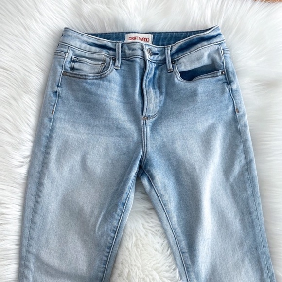 Driftwood Roxy Jeans Crop Flare Floral Embroidery Raw Hem Cut Off Denim 26 - Picture 7 of 14